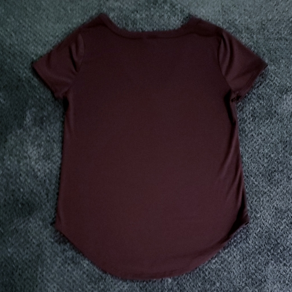 Burgundy v-neck - Picture 2 of 2